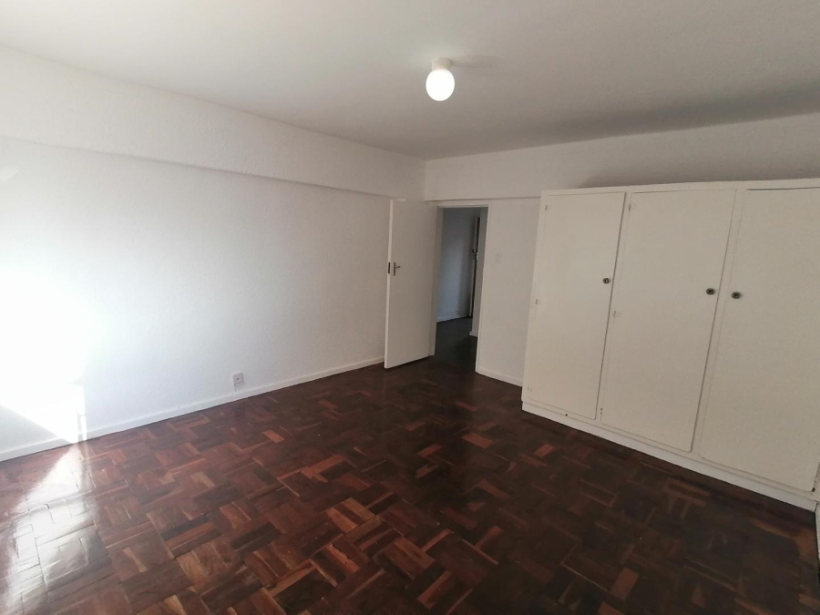2 Bedroom Property for Sale in Vredehoek Western Cape